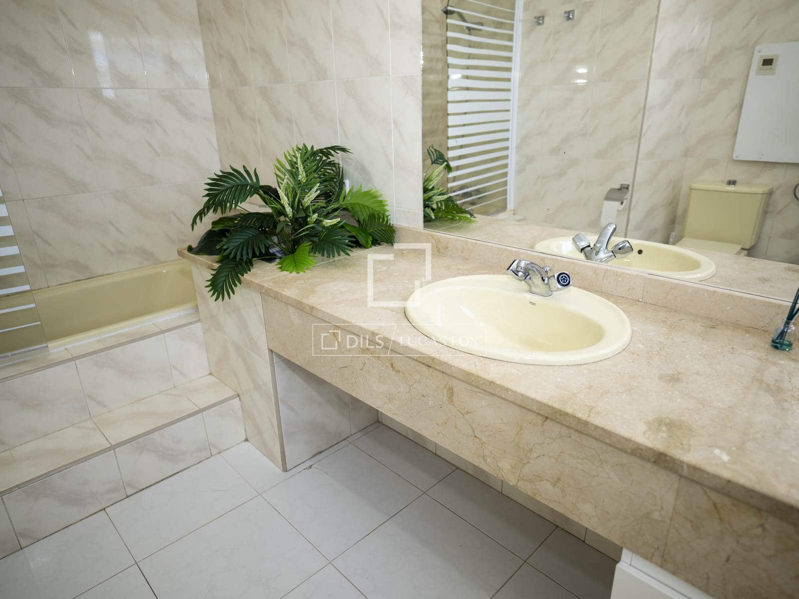 9 makuuhuone Huvila vuokrattavana paikassa Madrid kaupunki mukana uima-altaan 
autotalli - 9 200 € (Ref: 9787549)