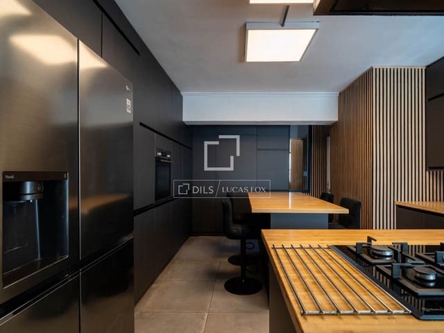 2 bedroom Apartment for sale in Palma de Mallorca with pool - € 560,000 (Ref: 9787661)