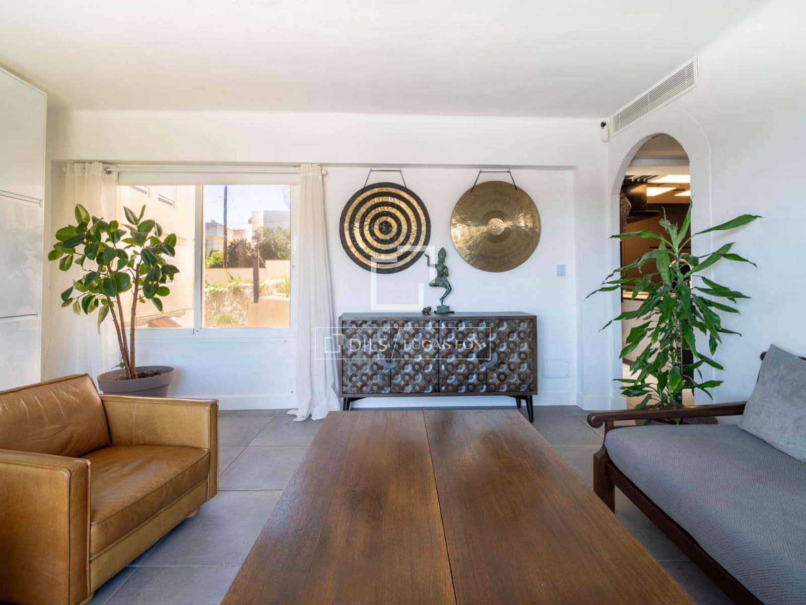 2 bedroom Apartment for sale in Palma de Mallorca with pool - € 560,000 (Ref: 9787661)