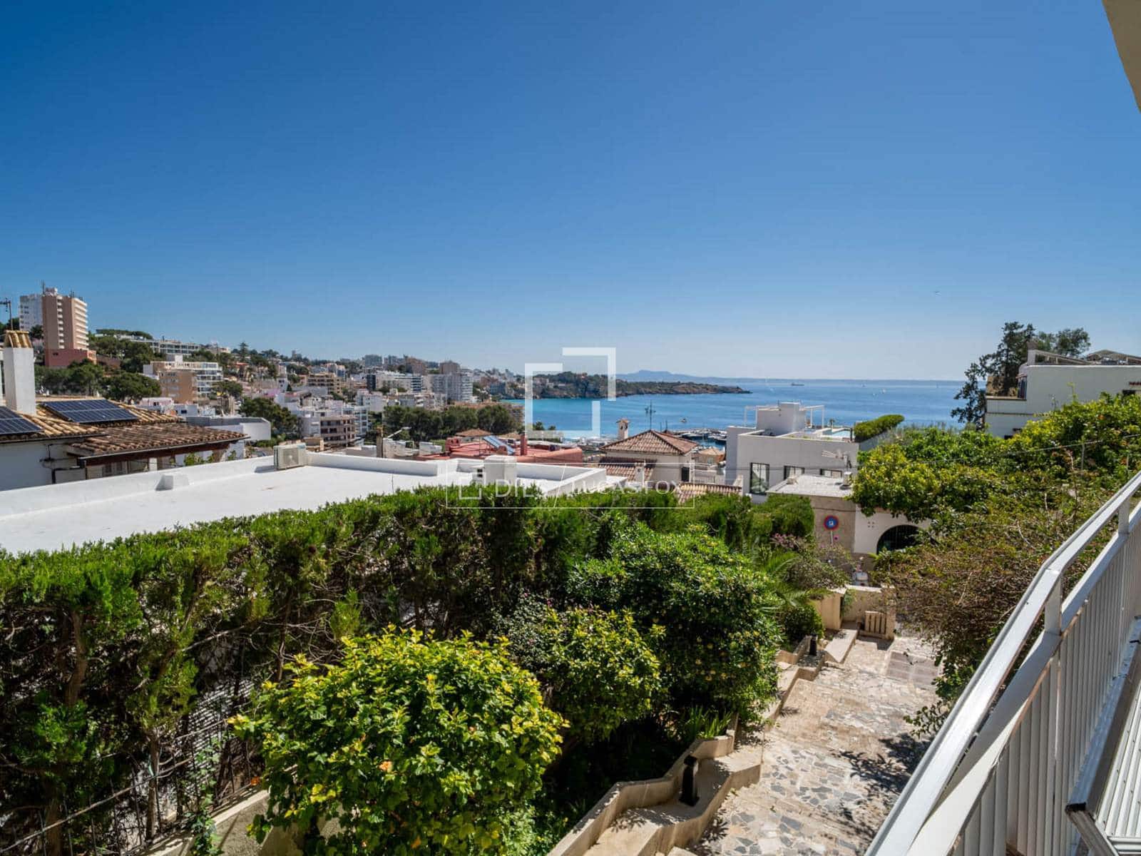 2 bedroom Apartment for sale in Palma de Mallorca with pool - € 560,000 (Ref: 9787661)