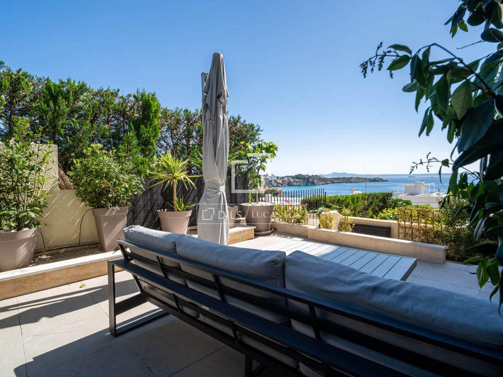 2 bedroom Apartment for sale in Palma de Mallorca with pool - € 560,000 (Ref: 9787661)