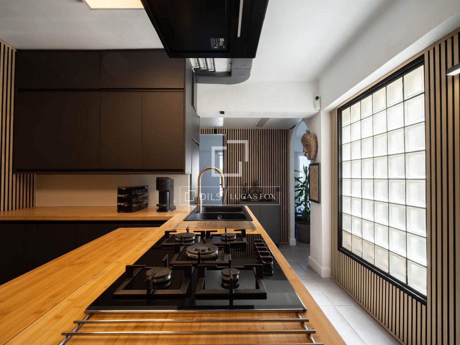 2 bedroom Apartment for sale in Palma de Mallorca with pool - € 560,000 (Ref: 9787661)