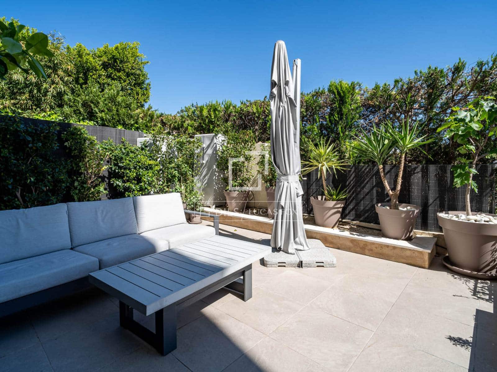 2 bedroom Apartment for sale in Palma de Mallorca with pool - € 560,000 (Ref: 9787661)