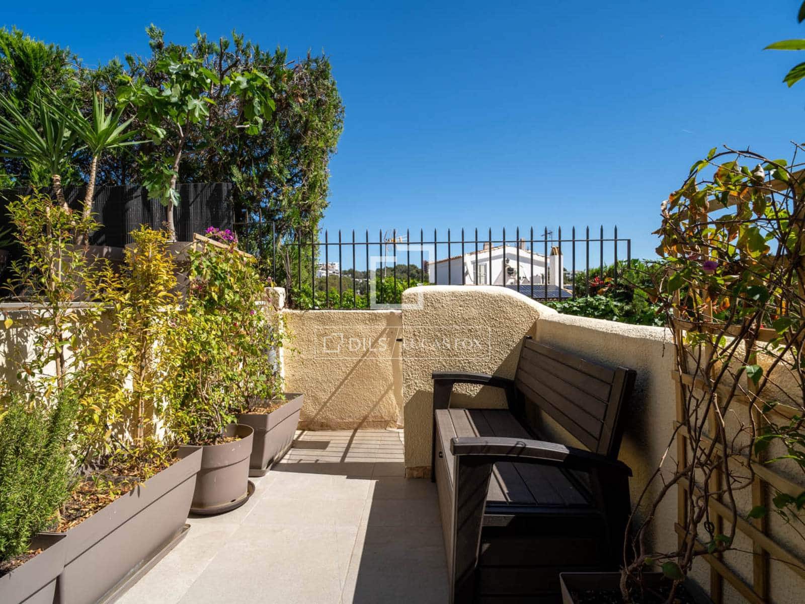 2 bedroom Apartment for sale in Palma de Mallorca with pool - € 560,000 (Ref: 9787661)