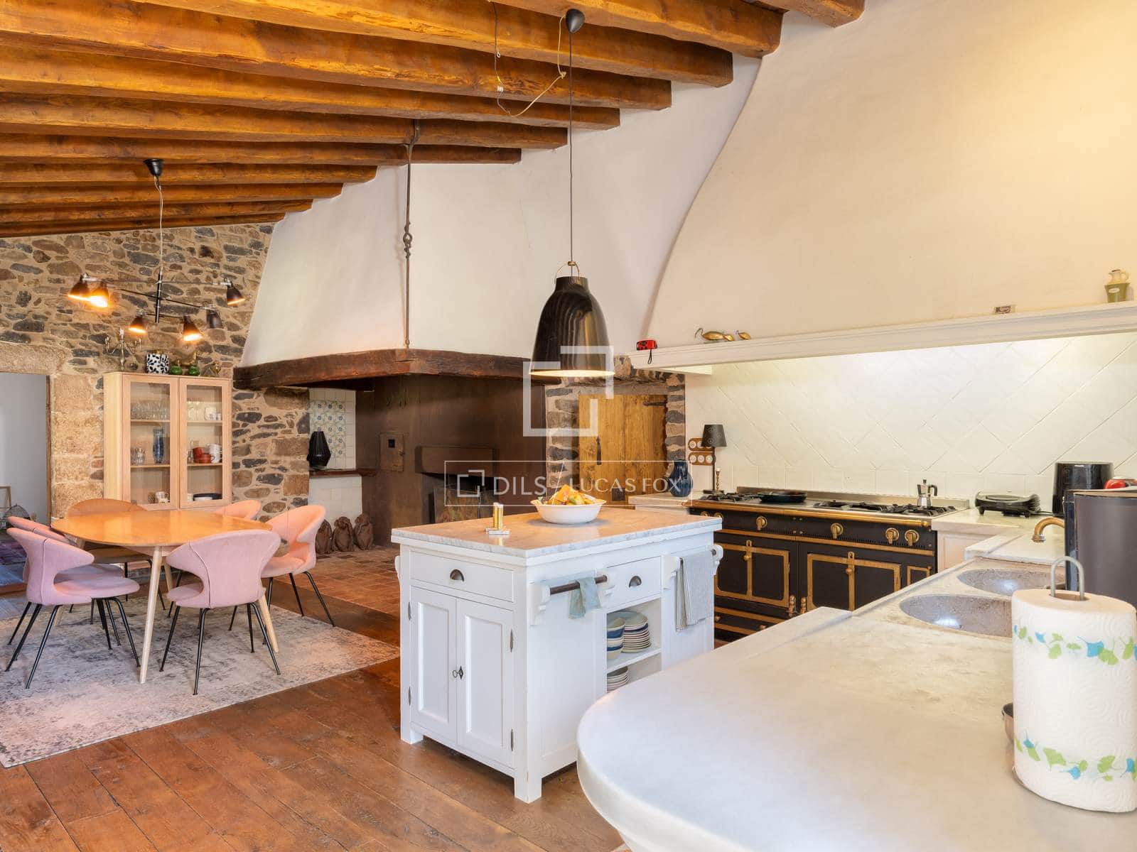 6 bedroom Finca/Country House for sale in Sant Marti de Llemena with pool - € 1,845,000 (Ref: 9788069)