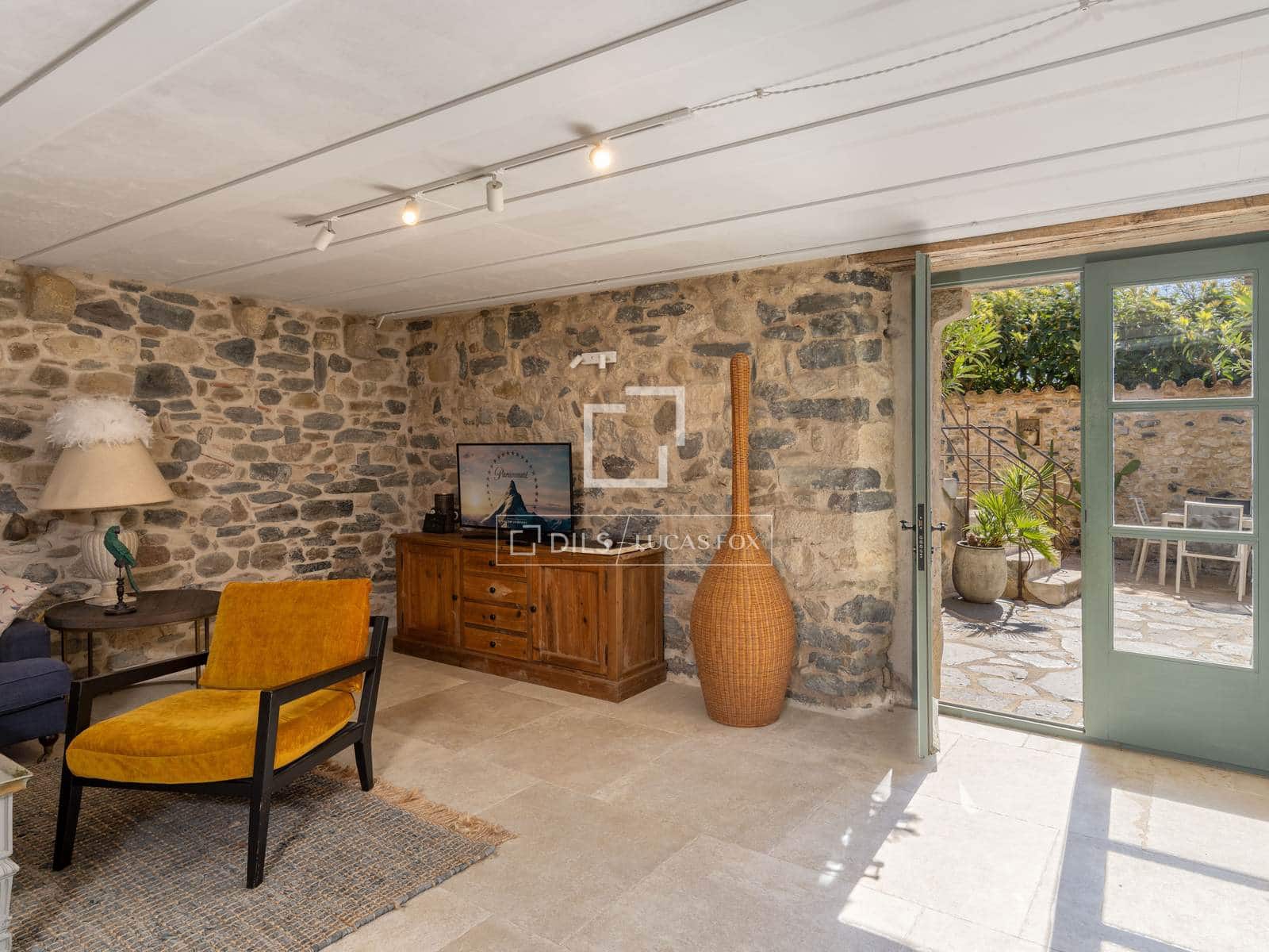 6 bedroom Finca/Country House for sale in Sant Marti de Llemena with pool - € 1,845,000 (Ref: 9788069)