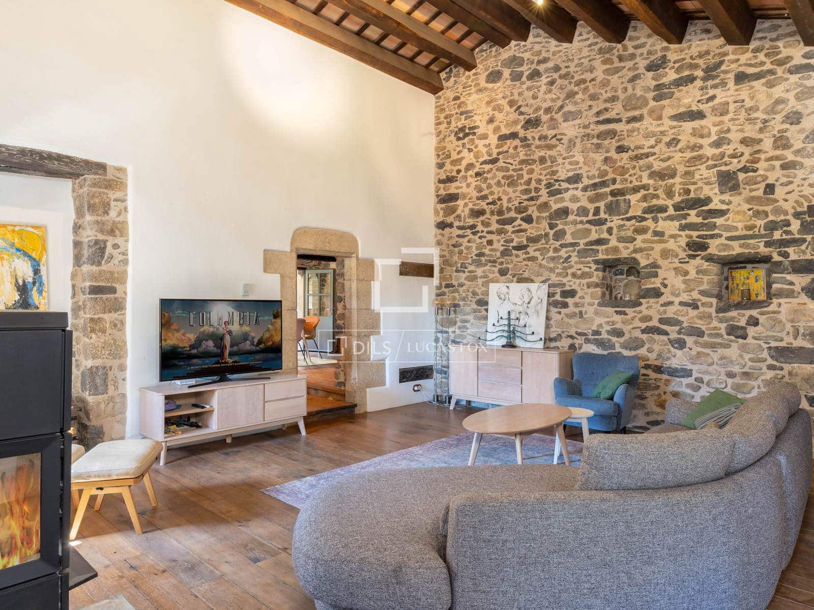 6 bedroom Finca/Country House for sale in Sant Marti de Llemena with pool - € 1,845,000 (Ref: 9788069)