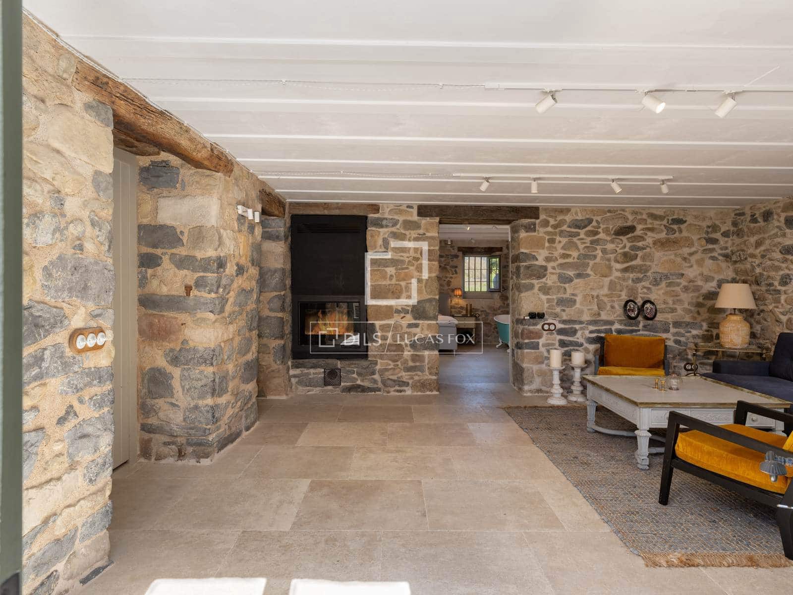 6 bedroom Finca/Country House for sale in Sant Marti de Llemena with pool - € 1,845,000 (Ref: 9788069)