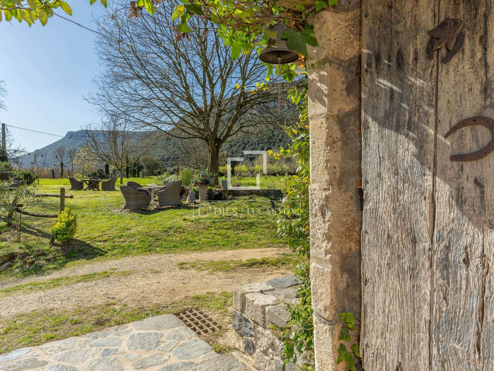 6 bedroom Finca/Country House for sale in Sant Marti de Llemena with pool - € 1,845,000 (Ref: 9788069)