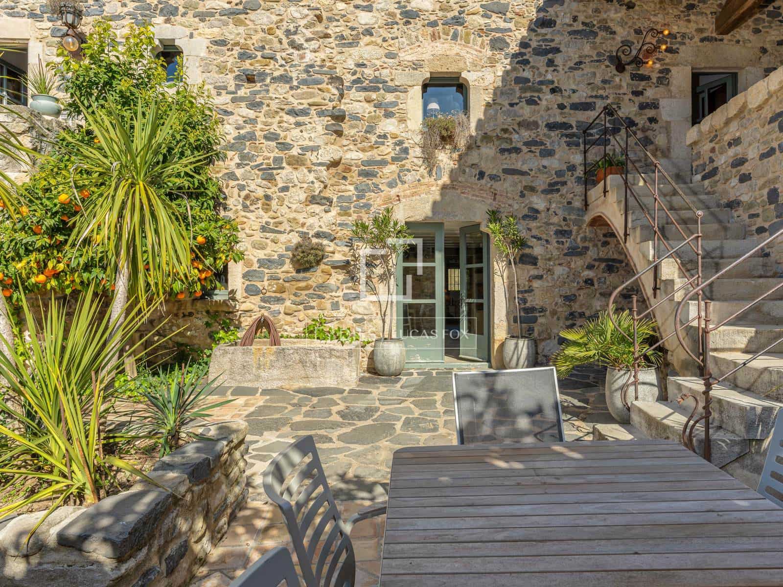 6 bedroom Finca/Country House for sale in Sant Marti de Llemena with pool - € 1,845,000 (Ref: 9788069)