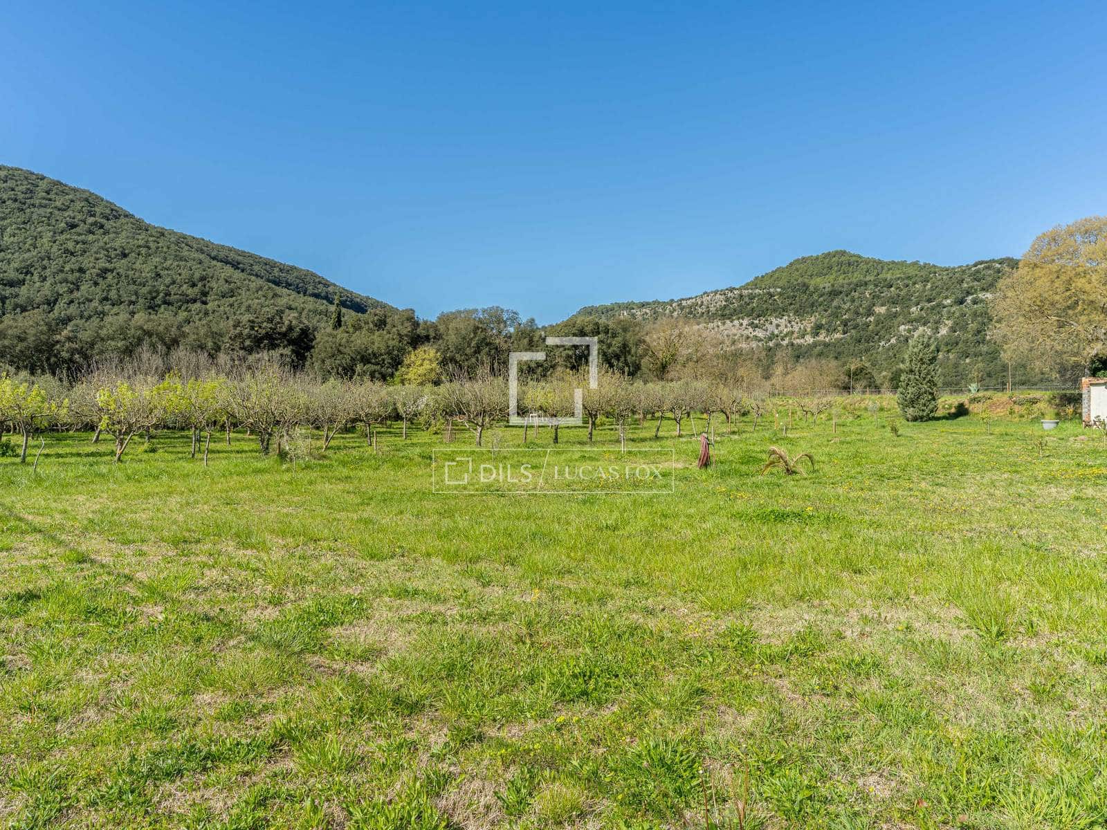 6 bedroom Finca/Country House for sale in Sant Marti de Llemena with pool - € 1,845,000 (Ref: 9788069)