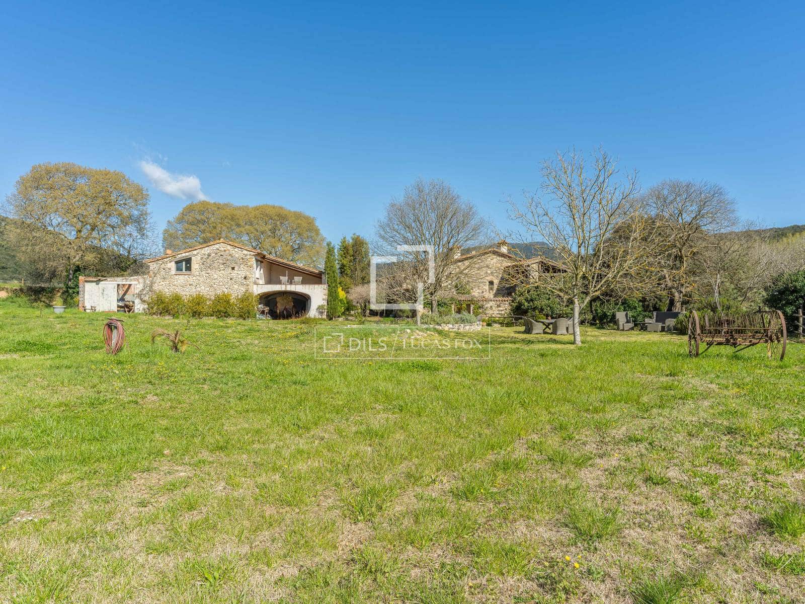 6 bedroom Finca/Country House for sale in Sant Marti de Llemena with pool - € 1,845,000 (Ref: 9788069)