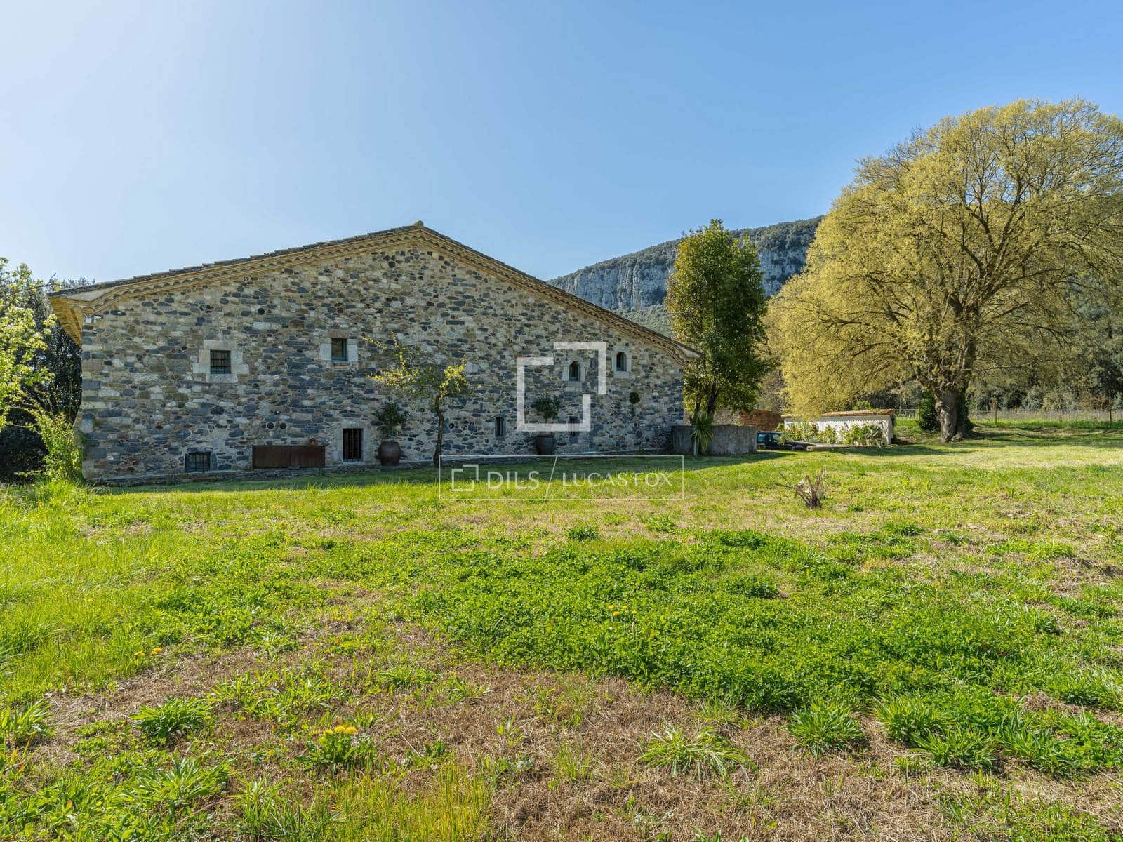 6 bedroom Finca/Country House for sale in Sant Marti de Llemena with pool - € 1,845,000 (Ref: 9788069)