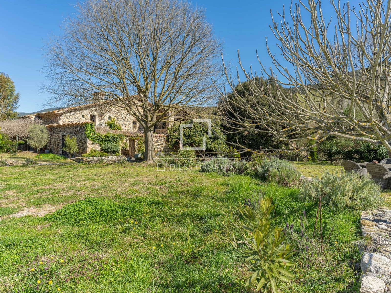 6 bedroom Finca/Country House for sale in Sant Marti de Llemena with pool - € 1,845,000 (Ref: 9788069)