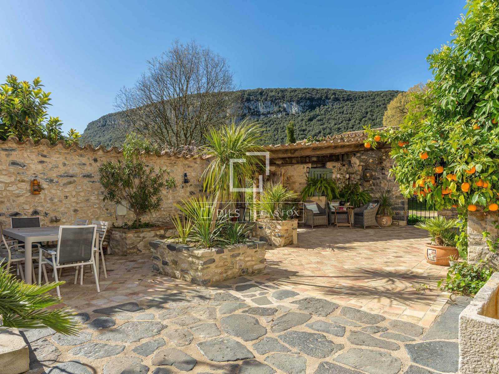 6 bedroom Finca/Country House for sale in Sant Marti de Llemena with pool - € 1,845,000 (Ref: 9788069)