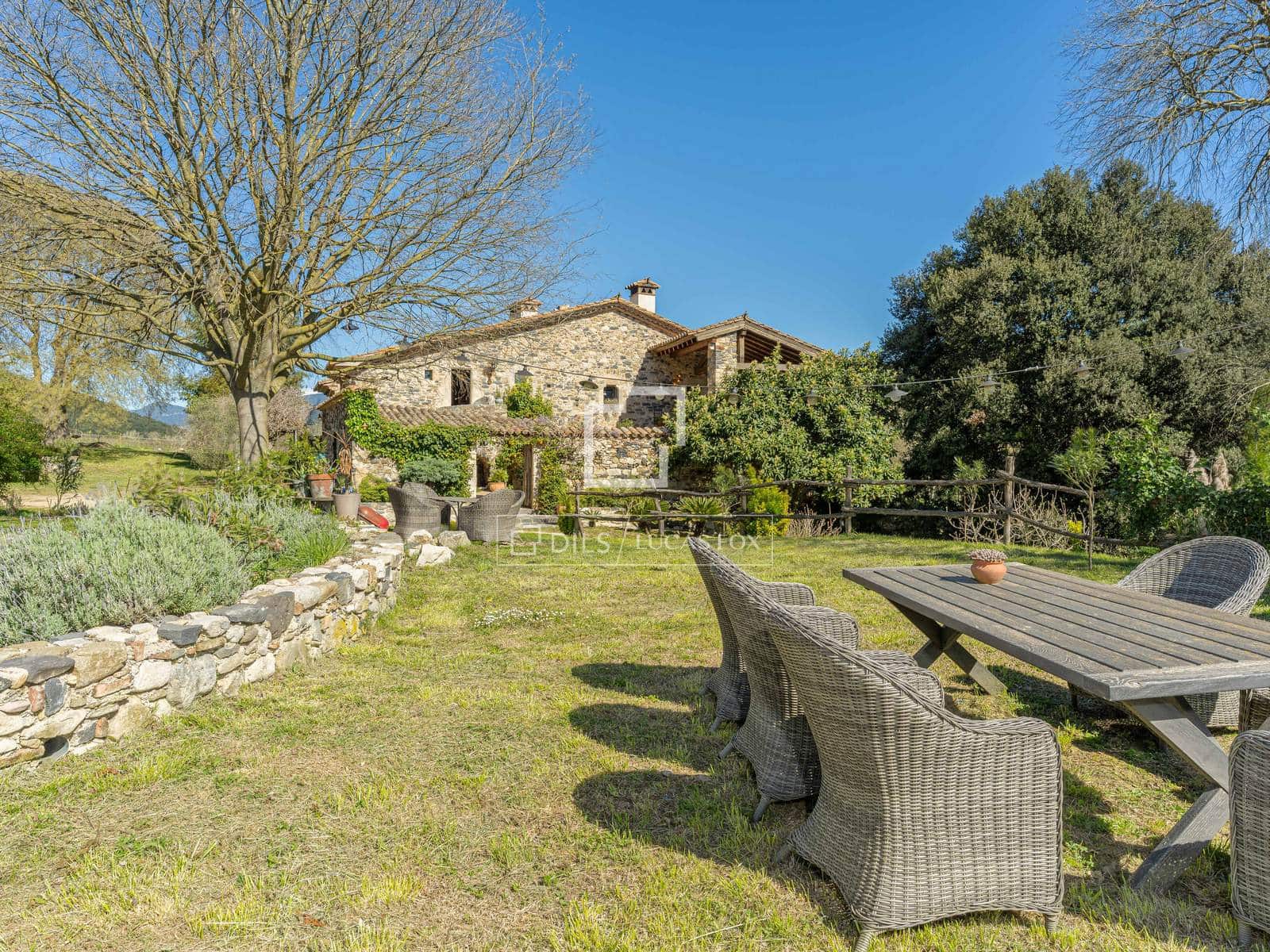 6 bedroom Finca/Country House for sale in Sant Marti de Llemena with pool - € 1,845,000 (Ref: 9788069)