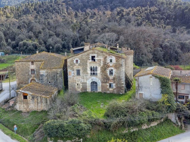 6 soveværelse Finca/Landehus til salg i Camós - € 730.000 (Ref: 9788119)