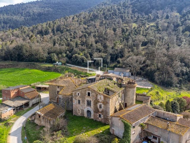 6 soveværelse Finca/Landehus til salg i Camós - € 730.000 (Ref: 9788119)