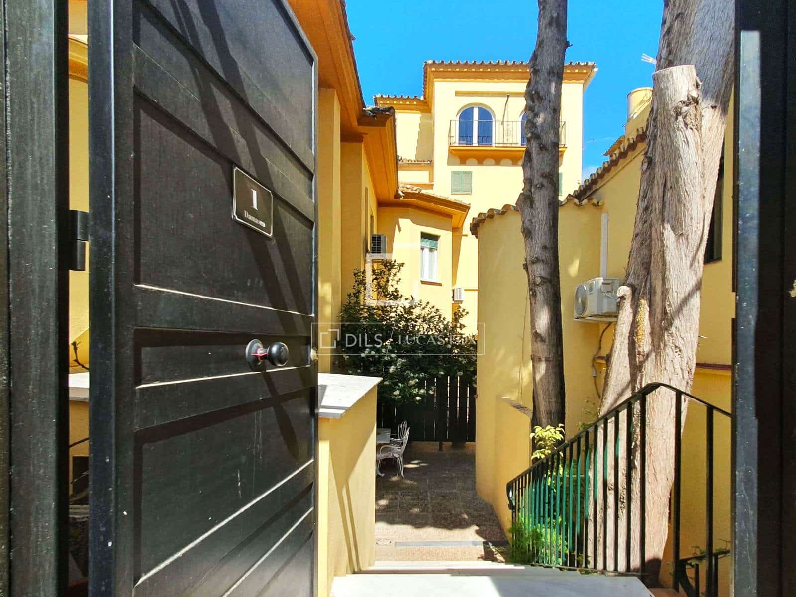 3 sovrum Villa att hyra i Malaga stad med garage - 3 000 € (Ref: 9789397)