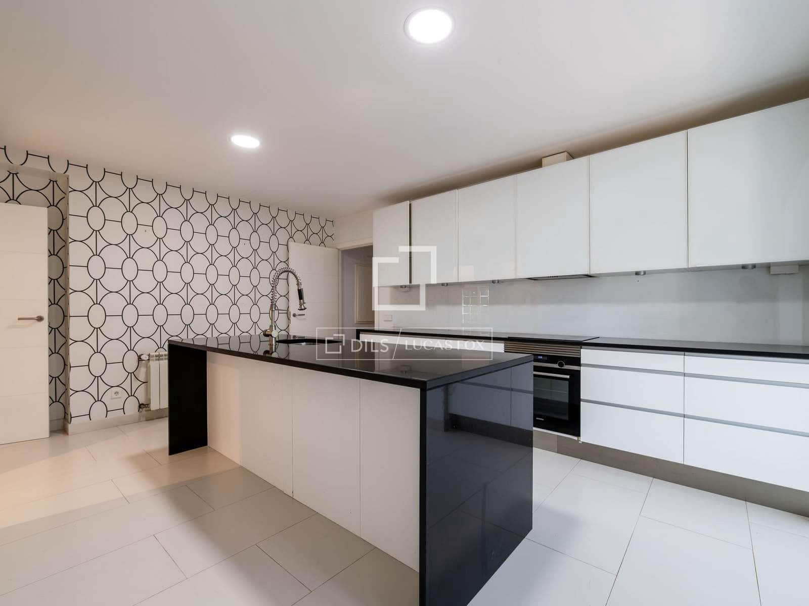5 soveværelse Villa til salg i Madrid by med swimmingpool - € 4.100.000 (Ref: 9789400)