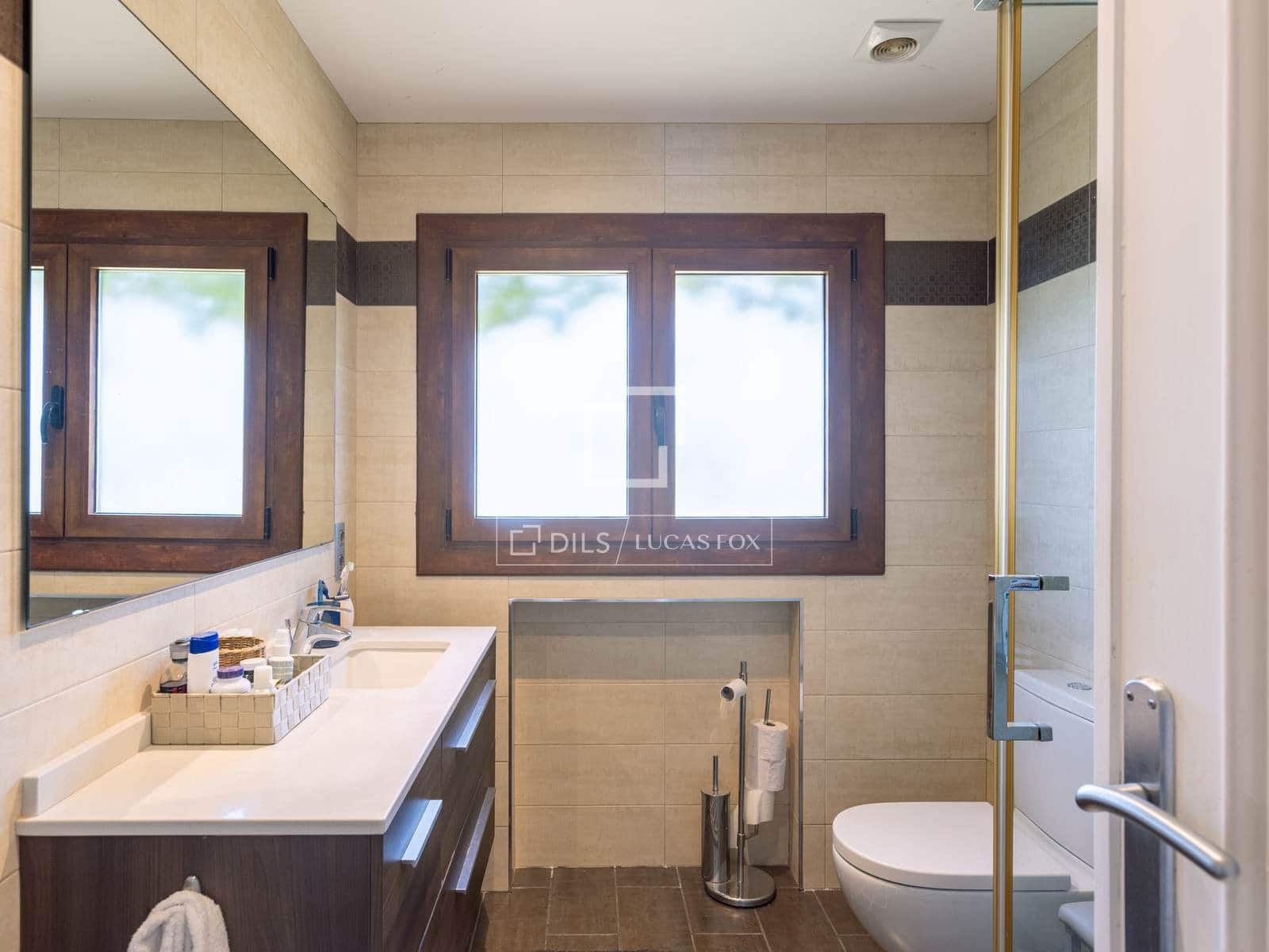 6 sovrum Villa till salu i Cabrils med pool garage - 1 590 000 € (Ref: 9789556)