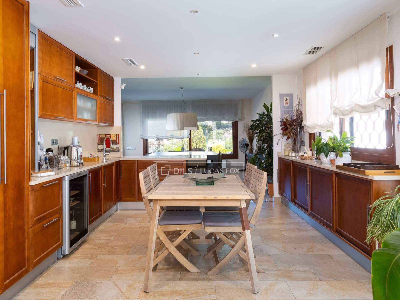 6 sovrum Villa till salu i Cabrils med pool garage - 1 590 000 € (Ref: 9789556)