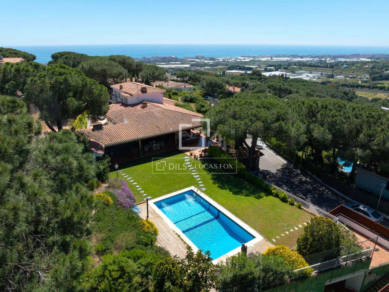 6 sovrum Villa till salu i Cabrils med pool garage - 1 590 000 € (Ref: 9789556)