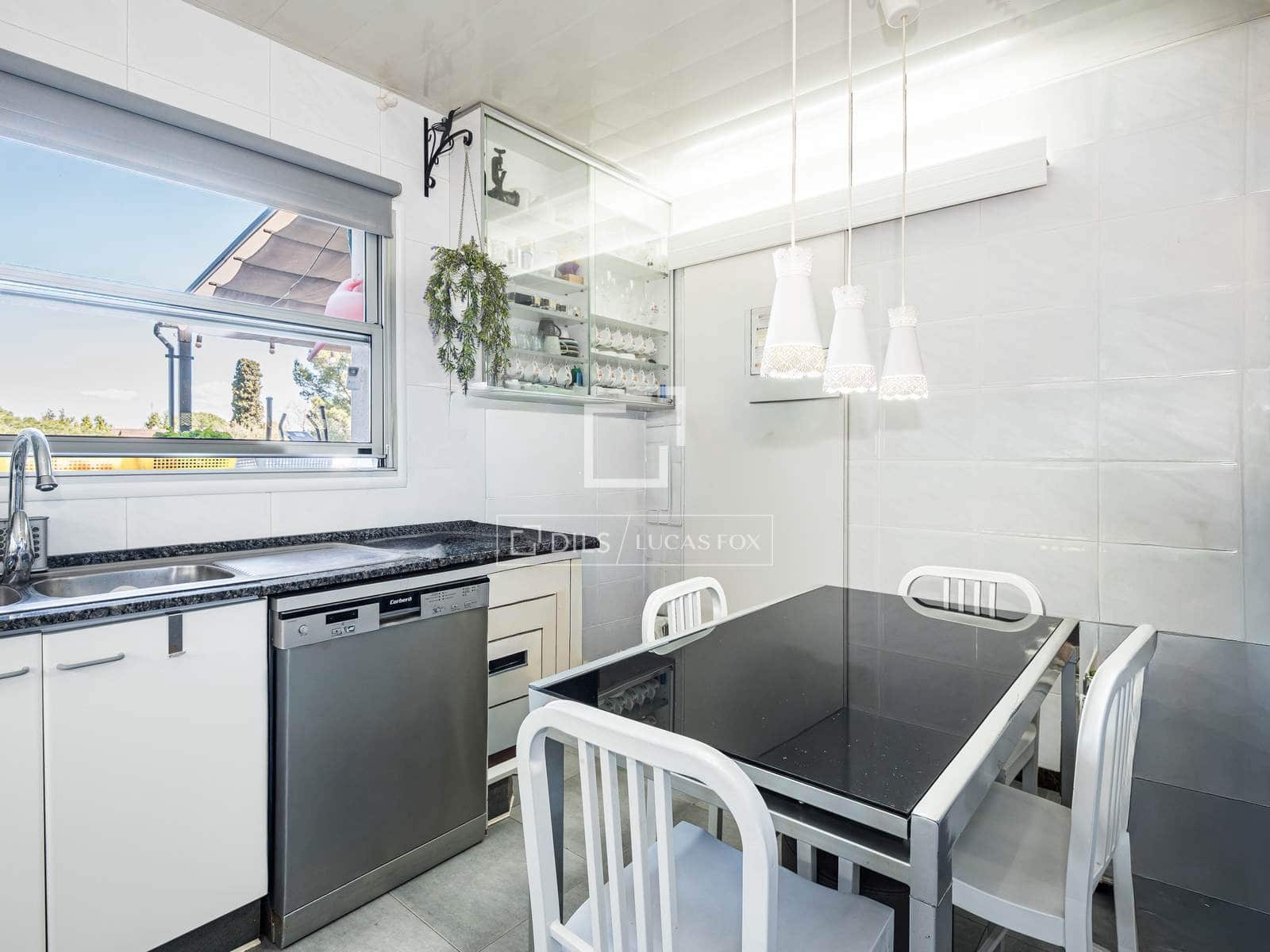 Chalet de 8 habitaciones en Sant Cugat del Vallès en venta con piscina - 1.035.000 € (Ref: 9789557)