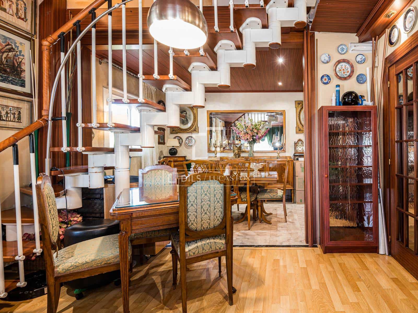 Chalet de 8 habitaciones en Sant Cugat del Vallès en venta con piscina - 1.035.000 € (Ref: 9789557)