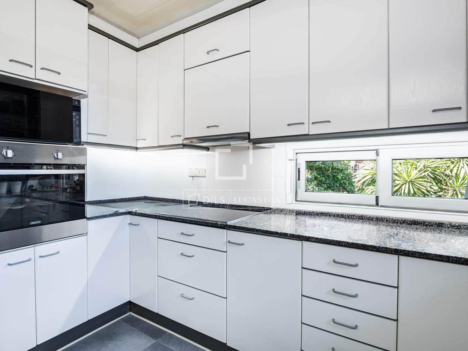 Chalet de 8 habitaciones en Sant Cugat del Vallès en venta con piscina - 1.035.000 € (Ref: 9789557)