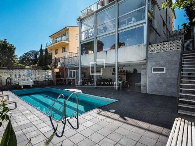 Chalet de 8 habitaciones en Sant Cugat del Vallès en venta con piscina - 1.035.000 € (Ref: 9789557)