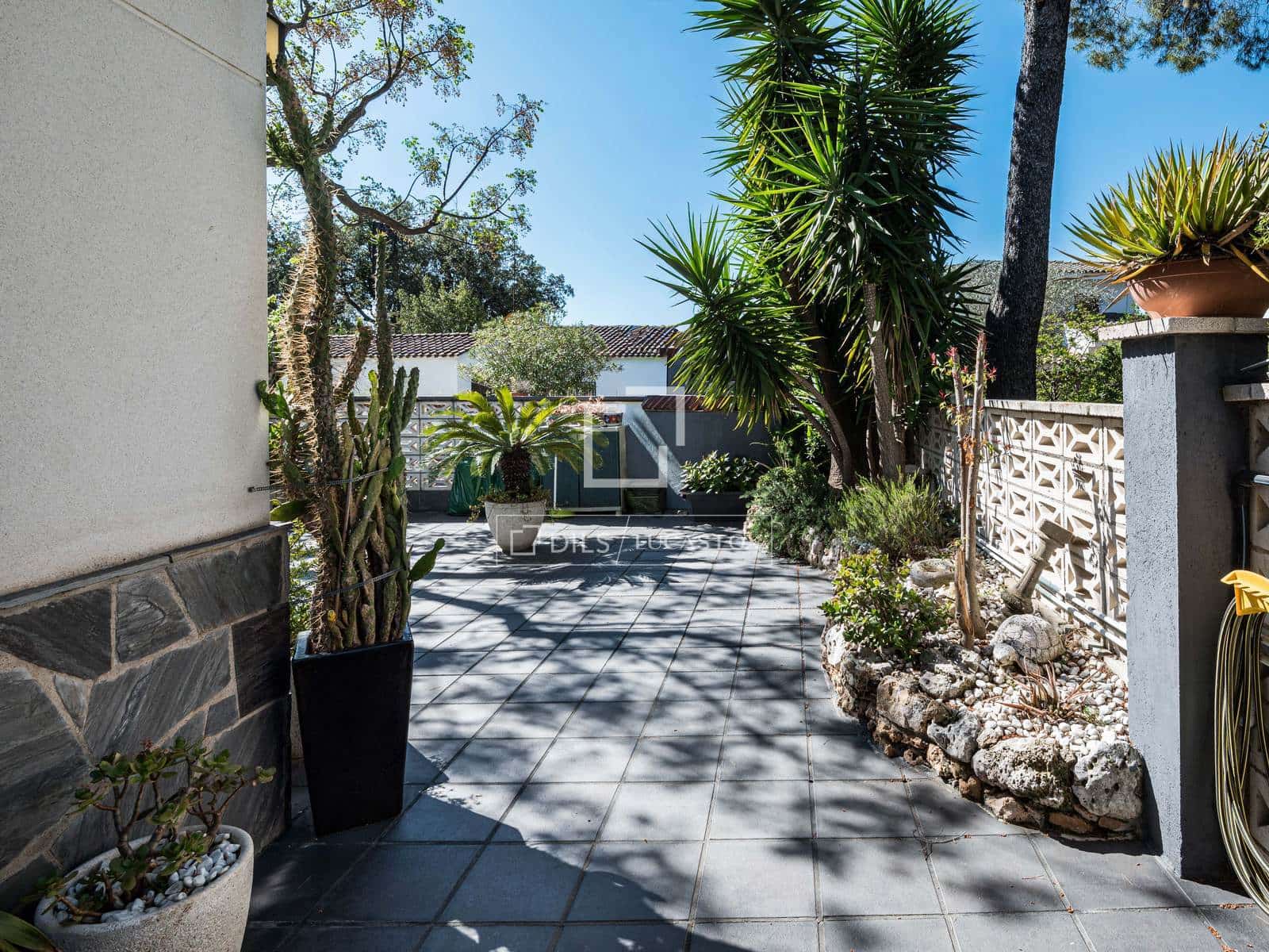 Chalet de 8 habitaciones en Sant Cugat del Vallès en venta con piscina - 1.035.000 € (Ref: 9789557)