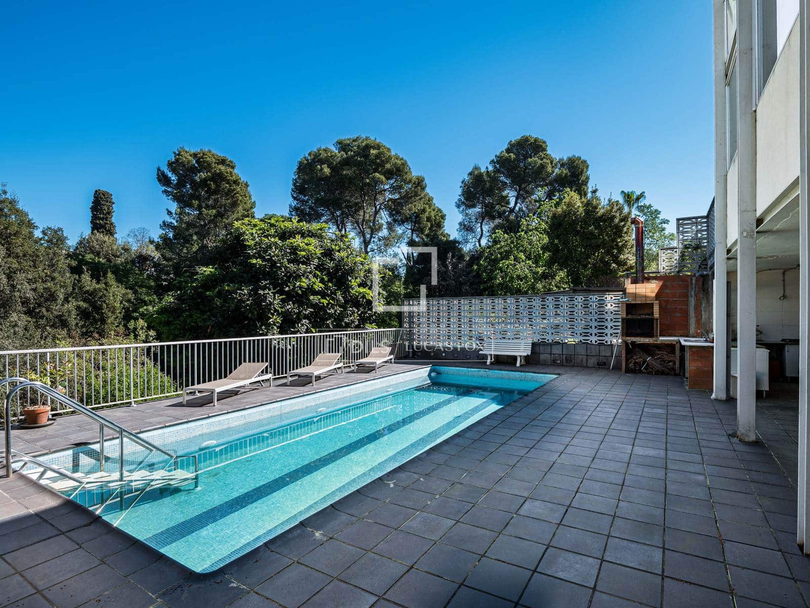 Chalet de 8 habitaciones en Sant Cugat del Vallès en venta con piscina - 1.035.000 € (Ref: 9789557)