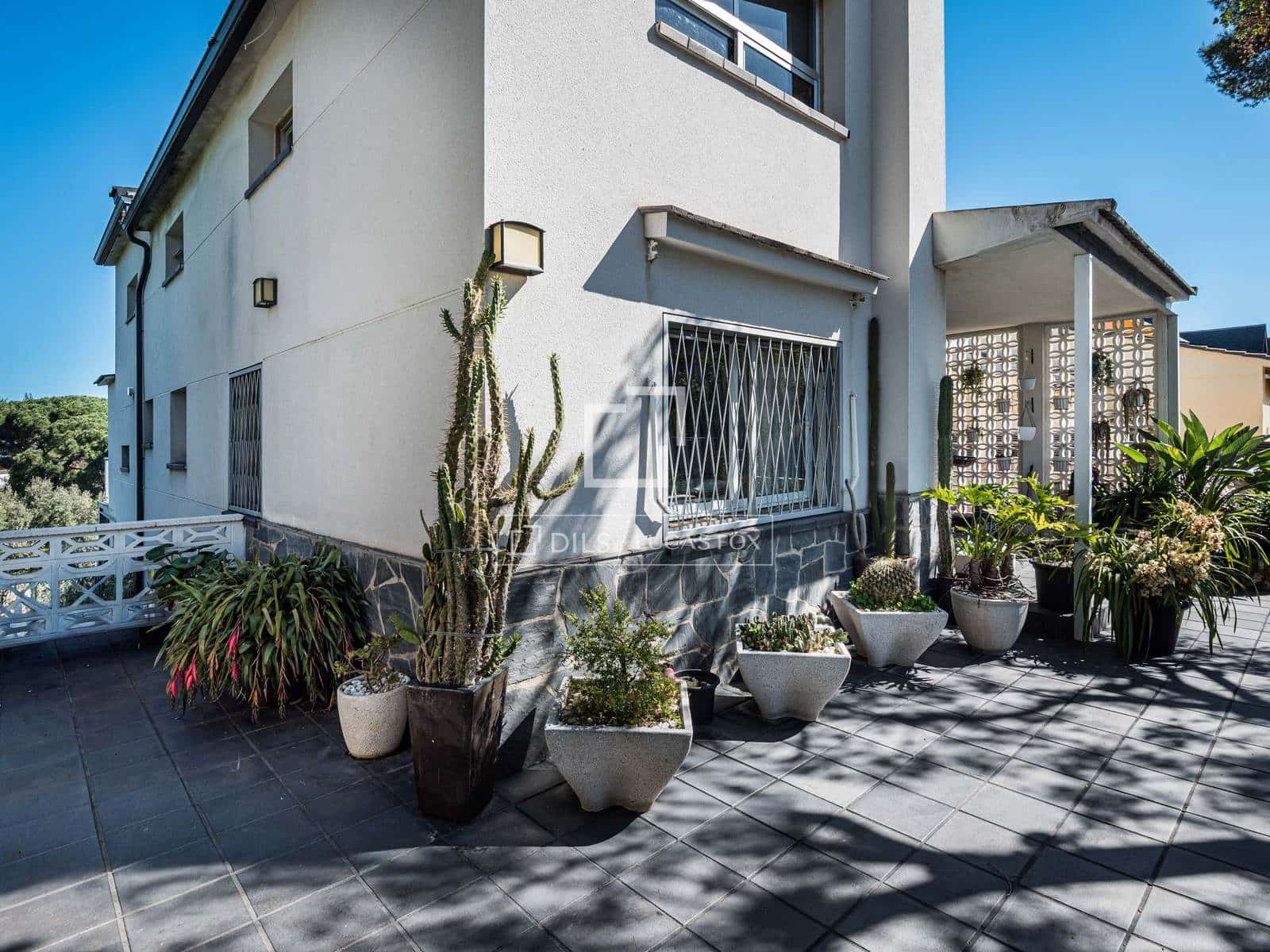 Chalet de 8 habitaciones en Sant Cugat del Vallès en venta con piscina - 1.035.000 € (Ref: 9789557)