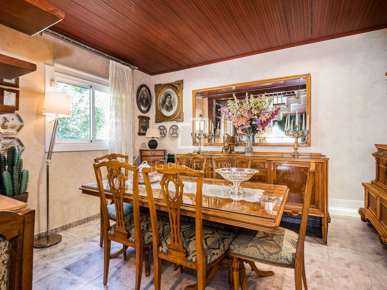 Chalet de 8 habitaciones en Sant Cugat del Vallès en venta con piscina - 1.035.000 € (Ref: 9789557)