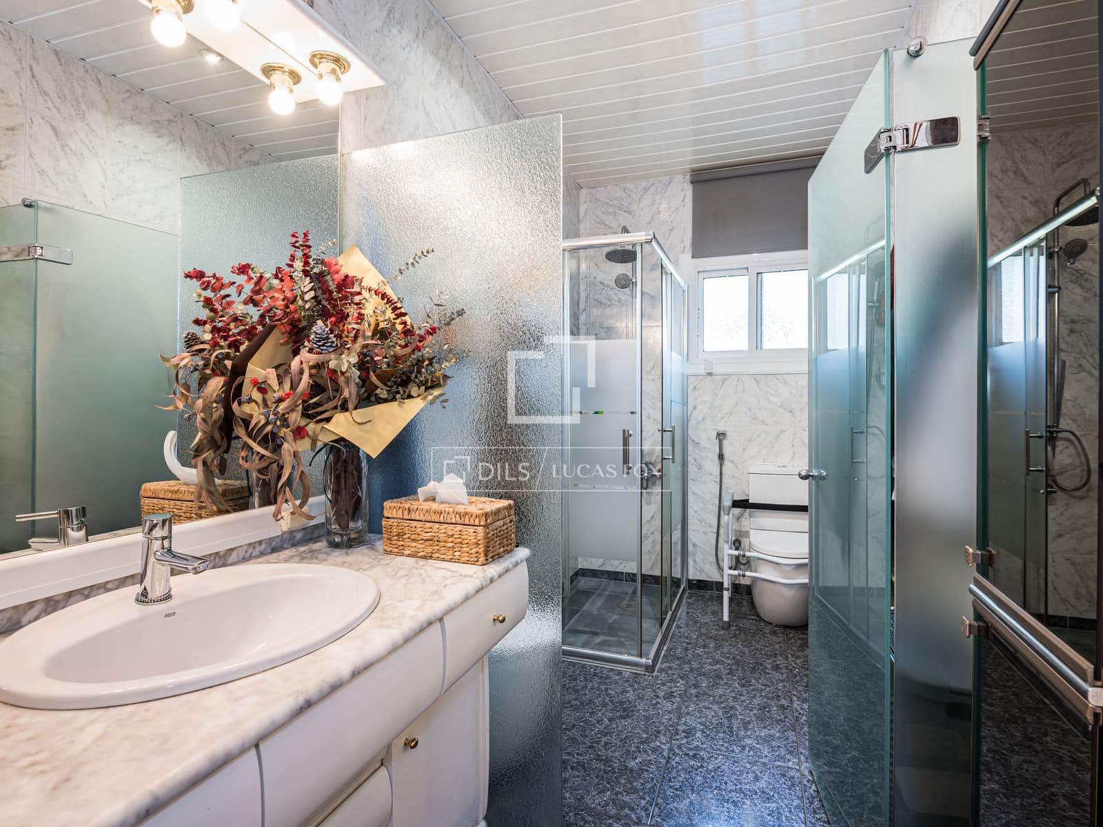 Chalet de 8 habitaciones en Sant Cugat del Vallès en venta con piscina - 1.035.000 € (Ref: 9789557)