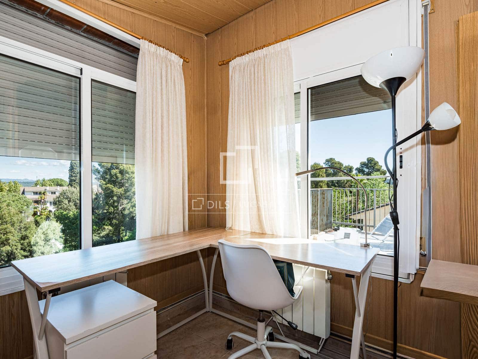 Chalet de 8 habitaciones en Sant Cugat del Vallès en venta con piscina - 1.035.000 € (Ref: 9789557)