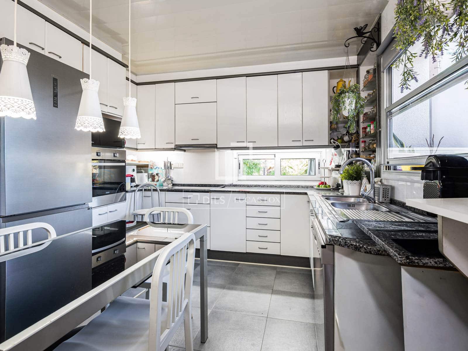 Chalet de 8 habitaciones en Sant Cugat del Vallès en venta con piscina - 1.035.000 € (Ref: 9789557)