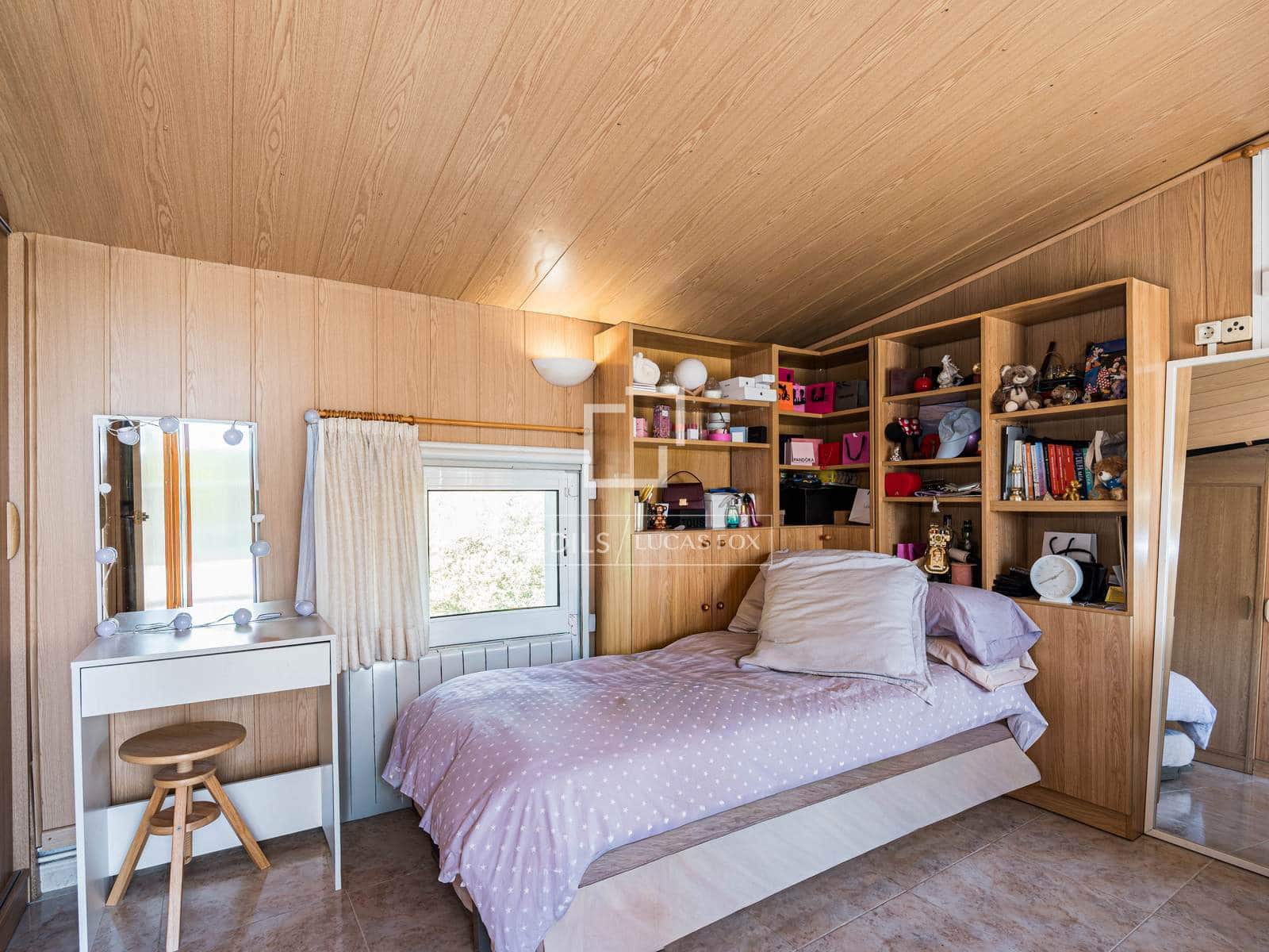 Chalet de 8 habitaciones en Sant Cugat del Vallès en venta con piscina - 1.035.000 € (Ref: 9789557)