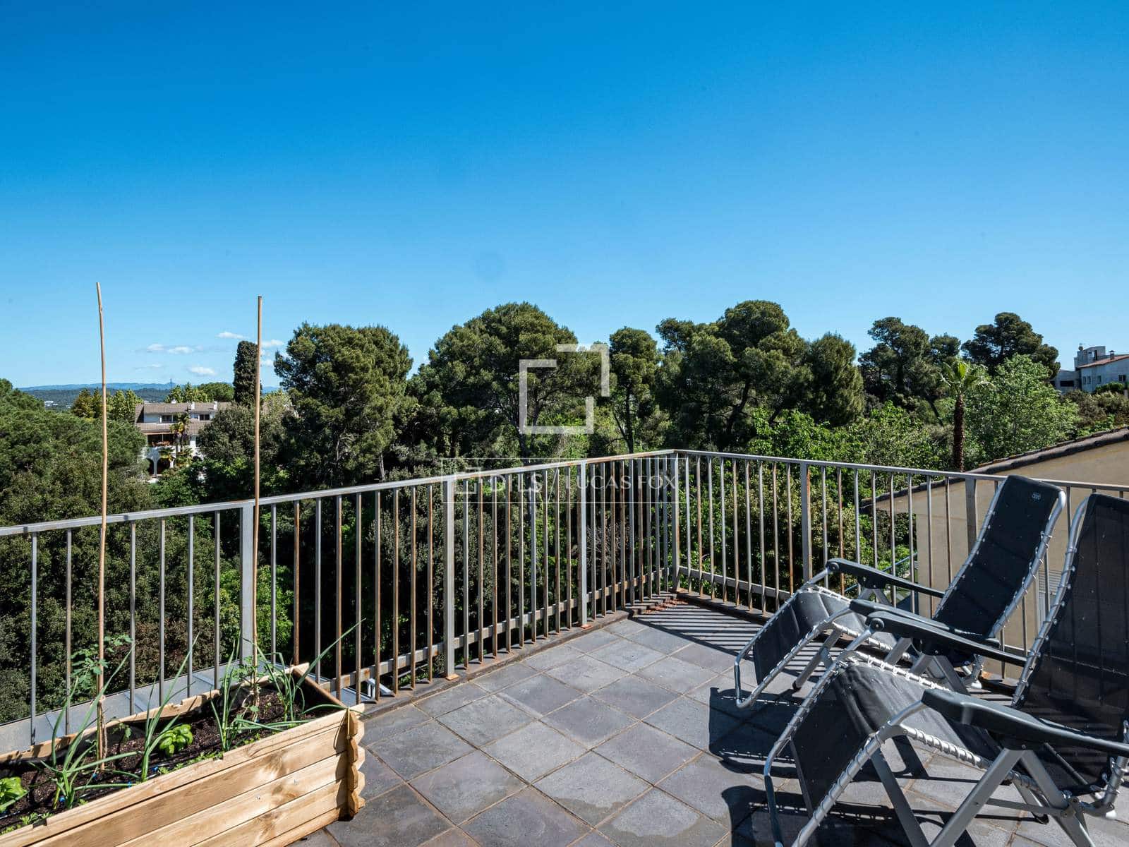 Chalet de 8 habitaciones en Sant Cugat del Vallès en venta con piscina - 1.035.000 € (Ref: 9789557)