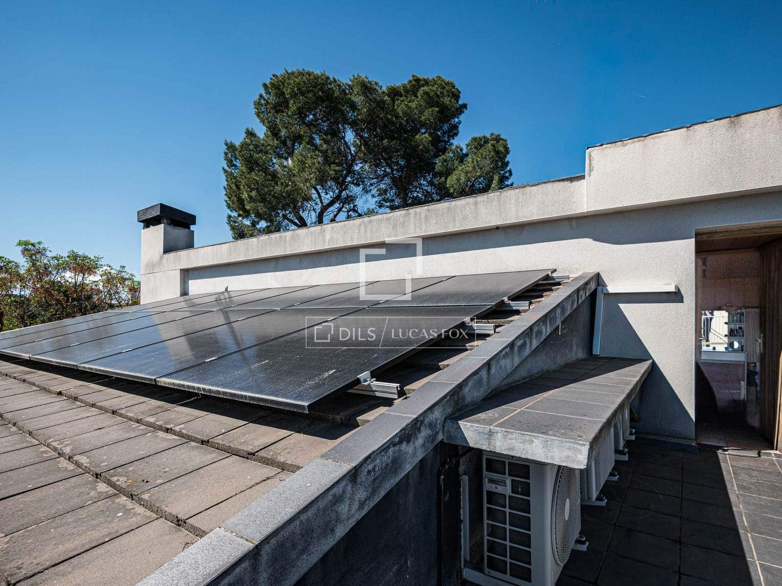 Chalet de 8 habitaciones en Sant Cugat del Vallès en venta con piscina - 1.035.000 € (Ref: 9789557)