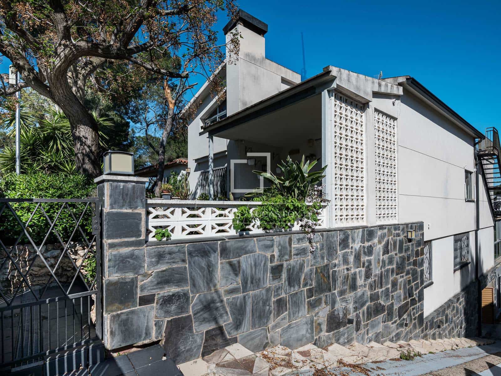 Chalet de 8 habitaciones en Sant Cugat del Vallès en venta con piscina - 1.035.000 € (Ref: 9789557)