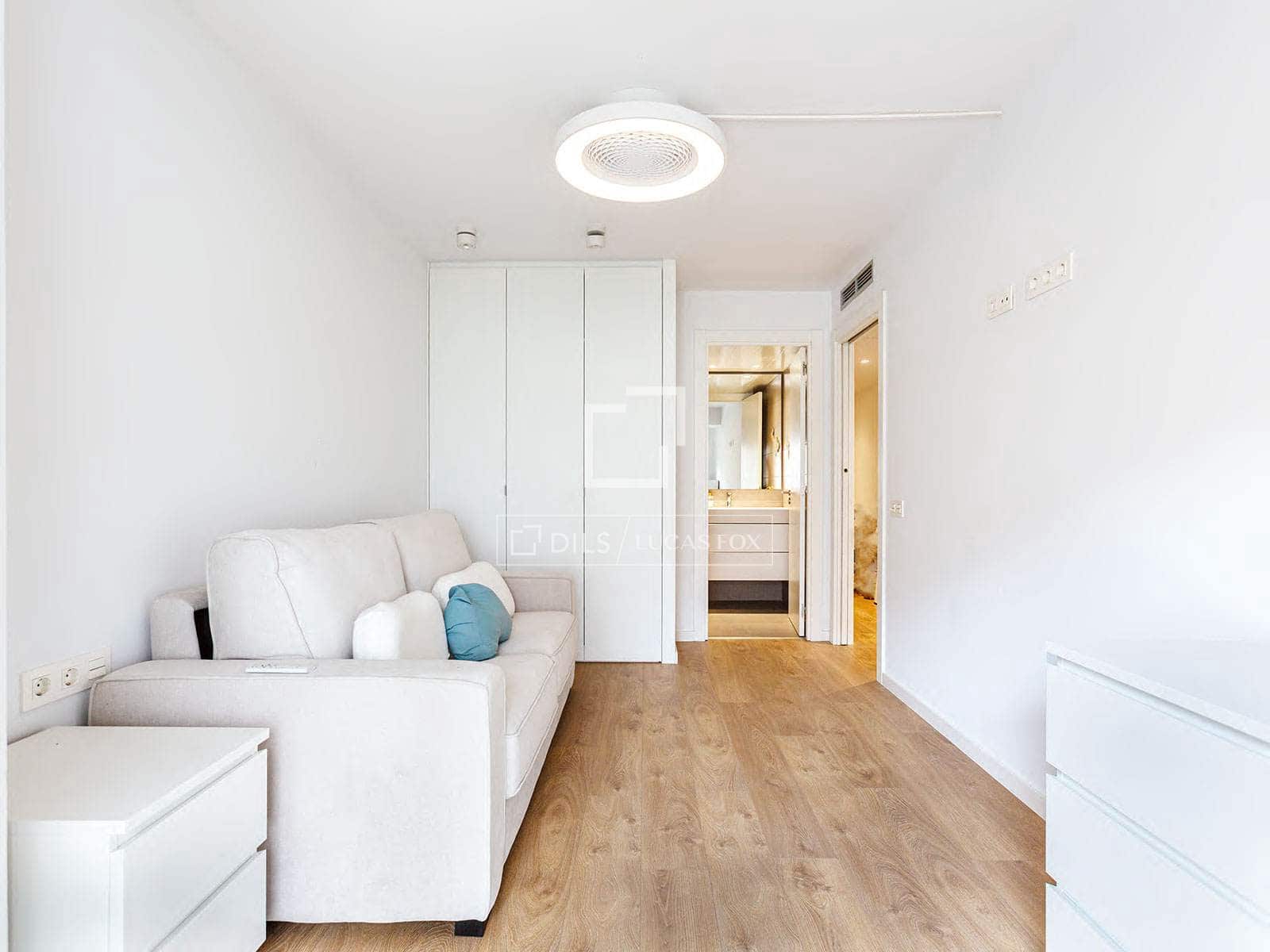 Appartement de 2 chambres à louer à Barcelone ville avec piscine garage - 3 200 € (Ref: 9793115)