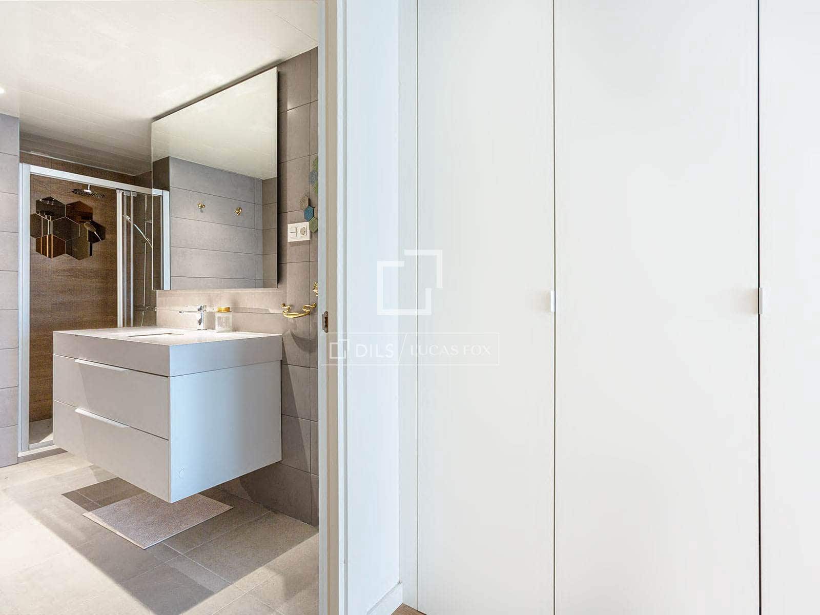 Appartement de 2 chambres à louer à Barcelone ville avec piscine garage - 3 200 € (Ref: 9793115)