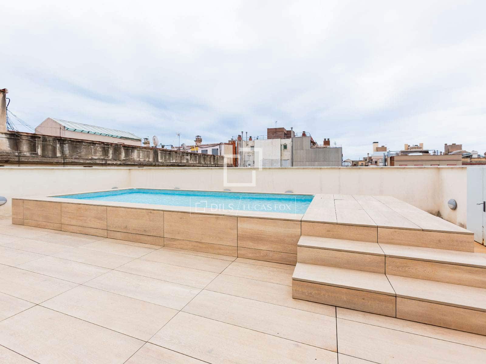 Appartement de 2 chambres à louer à Barcelone ville avec piscine garage - 3 200 € (Ref: 9793115)