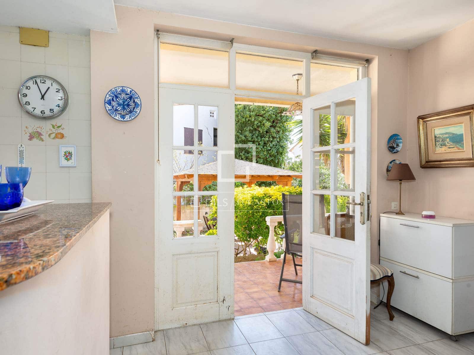 3 soverom Villa til salgs i Calella med garasje - € 1 100 000 (Ref: 9793298)