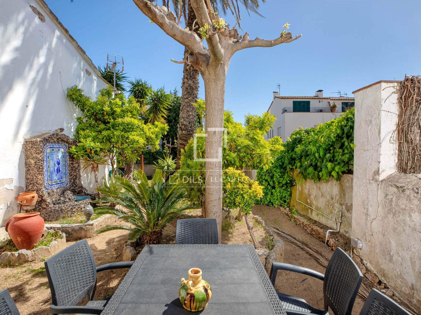 3 soverom Villa til salgs i Calella med garasje - € 1 100 000 (Ref: 9793298)