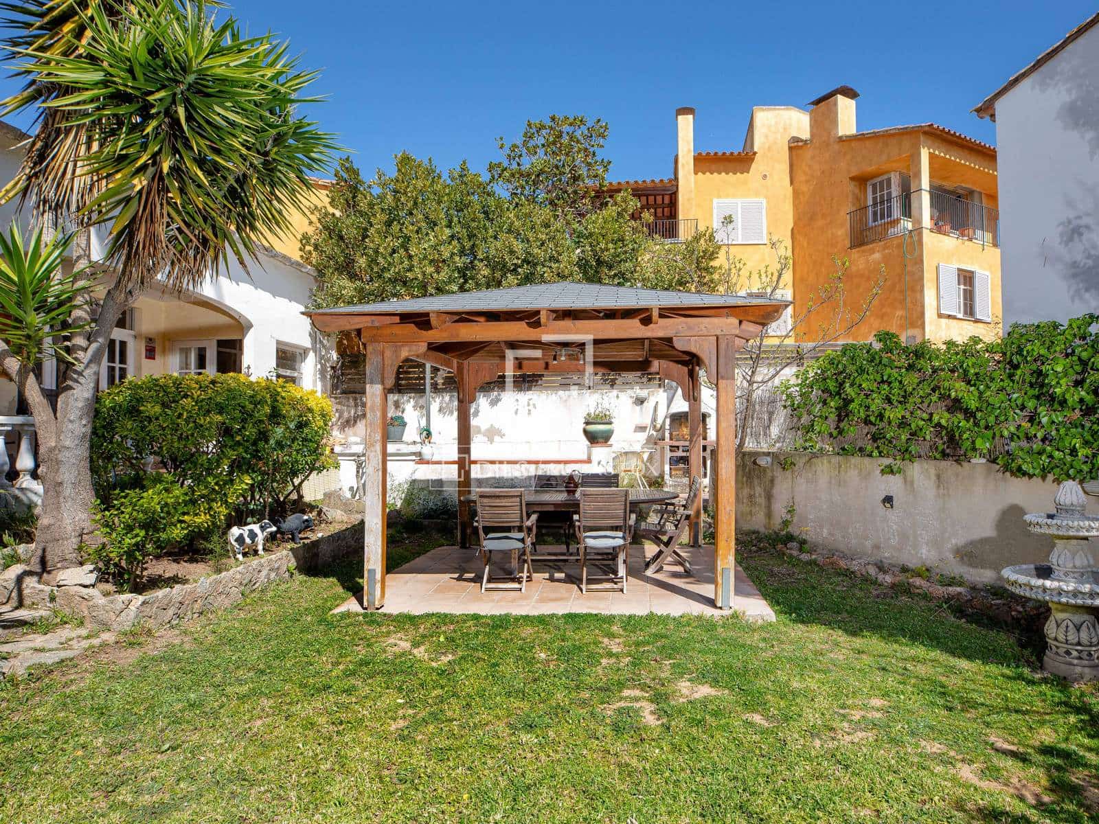 3 soverom Villa til salgs i Calella med garasje - € 1 100 000 (Ref: 9793298)