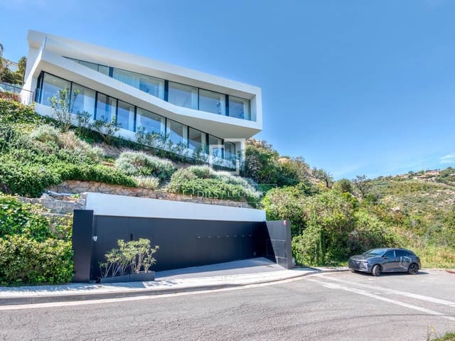 5 camera da letto Villa in vendita in Castell-Platja d'Aro con piscina garage - 1.950.000 € (Rif: 9793300)