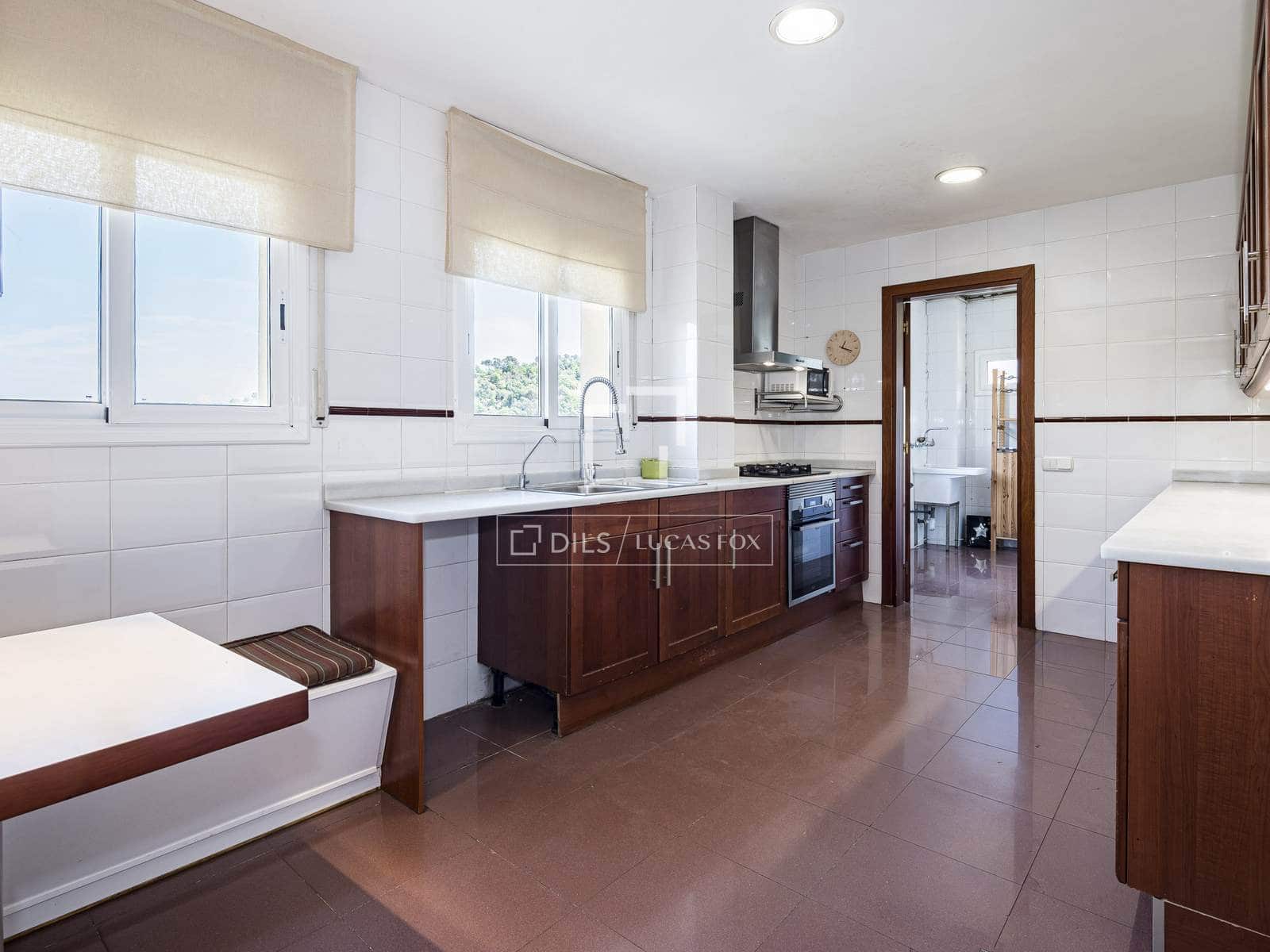 6 bedroom Villa for sale in Sant Cugat del Valles with pool garage - € 987,000 (Ref: 9793428)